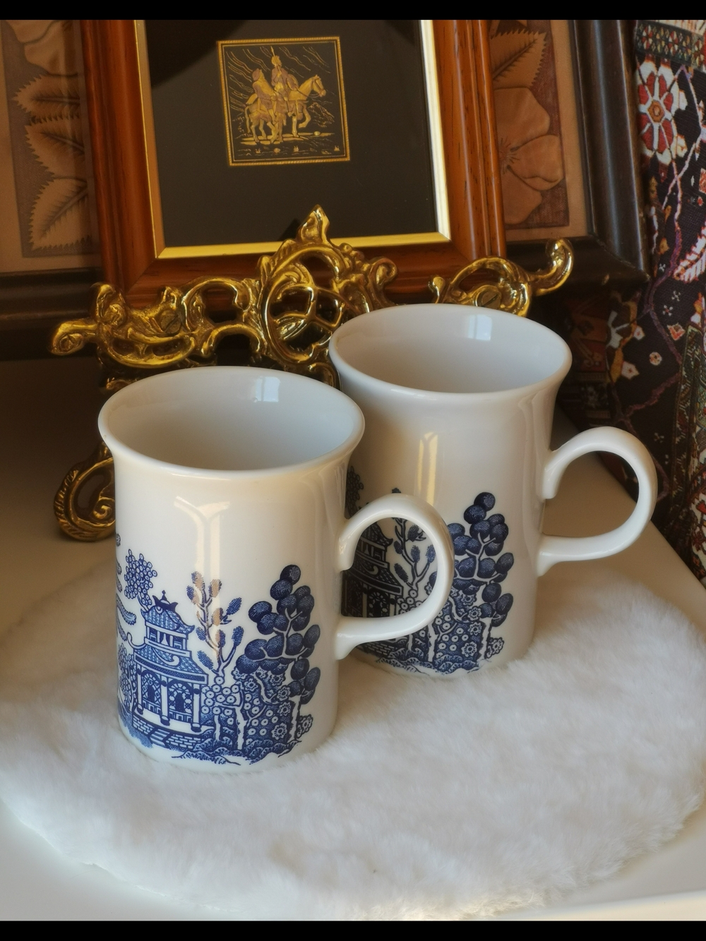 White Ceramic Coffee Mug with Tranditional Blue Willows Pattern - Set of 2